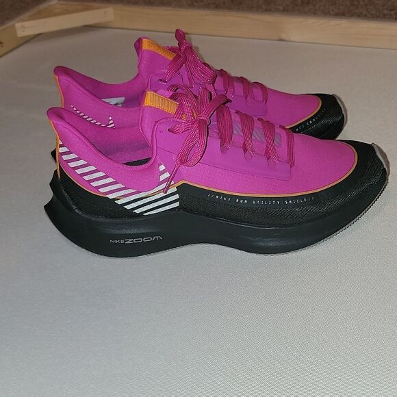 Nike Zoom Winflo 6 Shield Run Utility Fire Pink Womens Size 8 - Picture 1 of 15